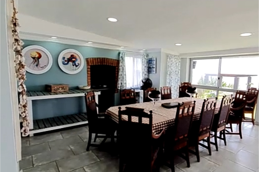 6 Bedroom Property for Sale in Port Edward KwaZulu-Natal