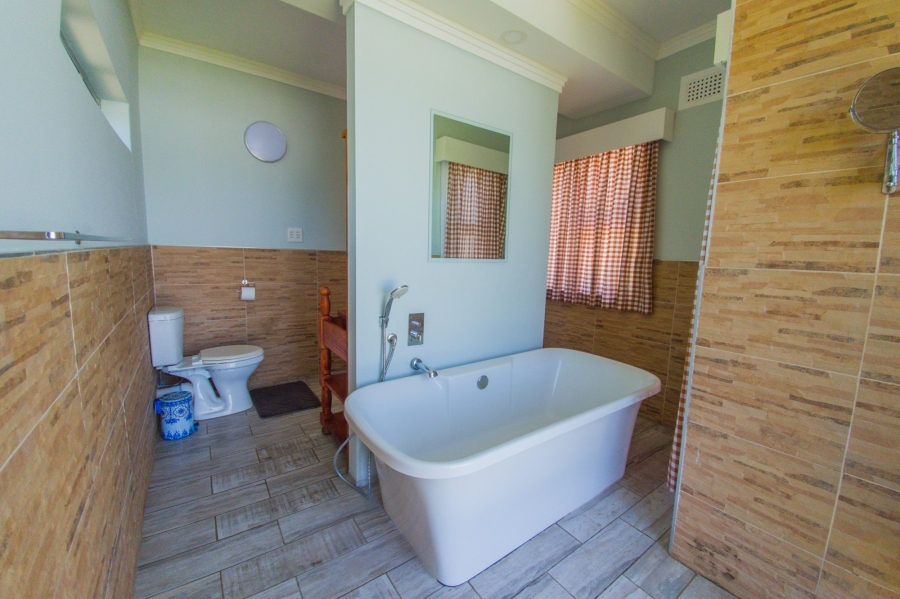 6 Bedroom Property for Sale in Port Edward KwaZulu-Natal