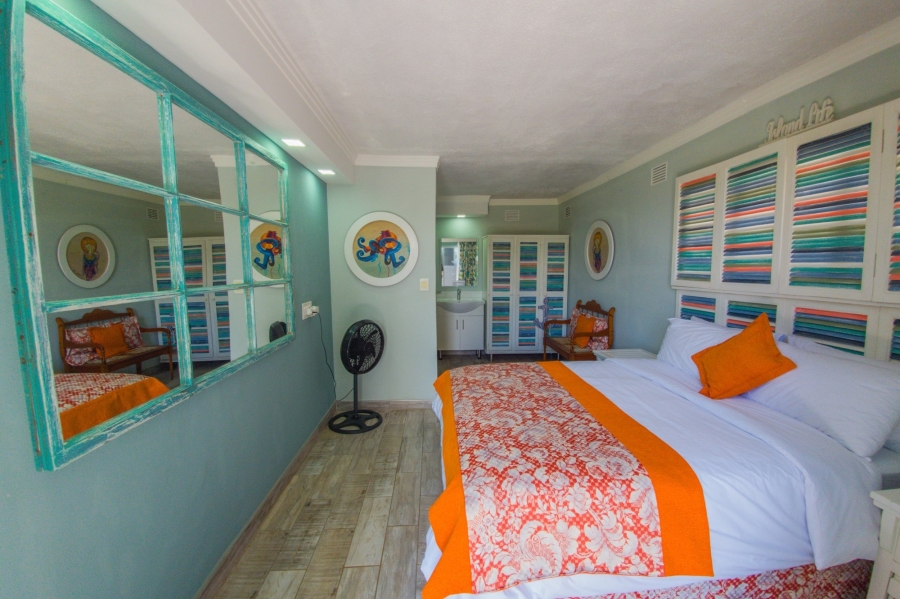 6 Bedroom Property for Sale in Port Edward KwaZulu-Natal