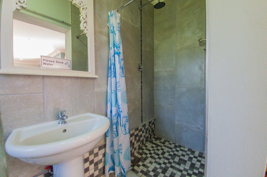 6 Bedroom Property for Sale in Port Edward KwaZulu-Natal