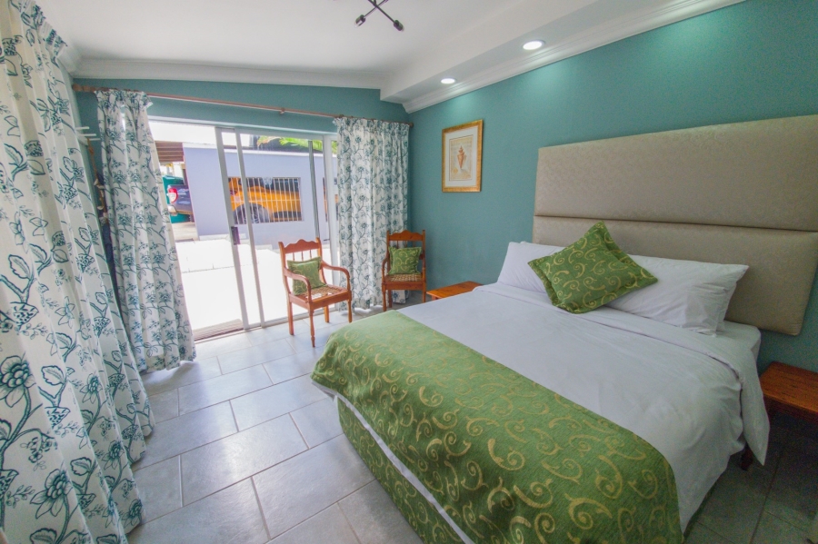 6 Bedroom Property for Sale in Port Edward KwaZulu-Natal