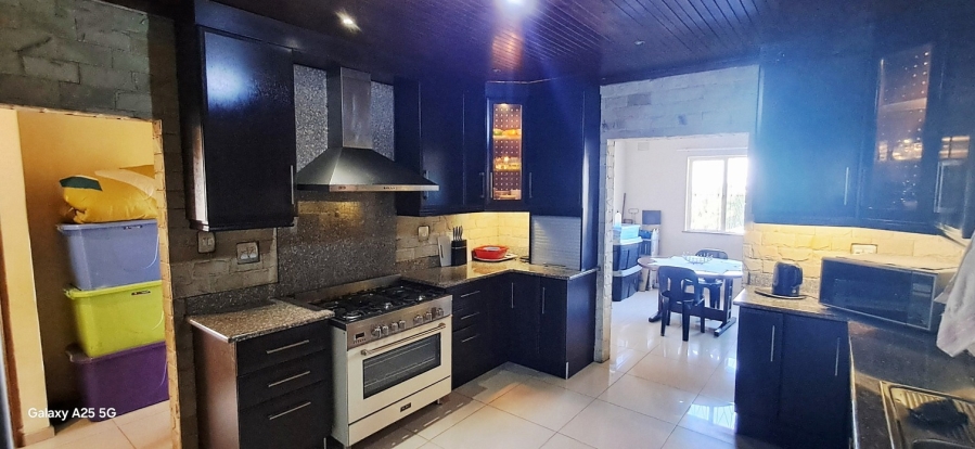5 Bedroom Property for Sale in Clare Hills KwaZulu-Natal