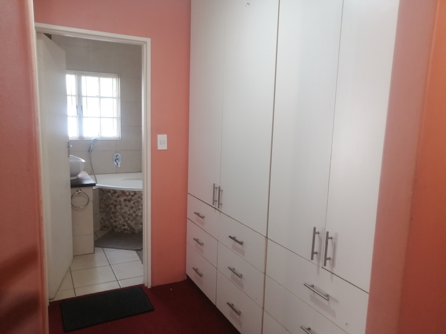 1 Bedroom Property for Sale in Manor Gardens KwaZulu-Natal