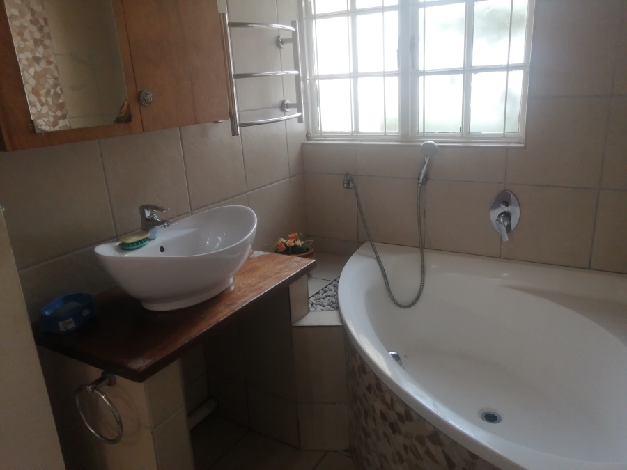 1 Bedroom Property for Sale in Manor Gardens KwaZulu-Natal