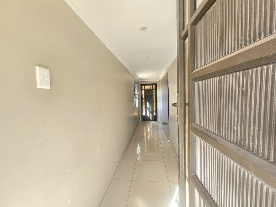 To Let 2 Bedroom Property for Rent in Montclair KwaZulu-Natal
