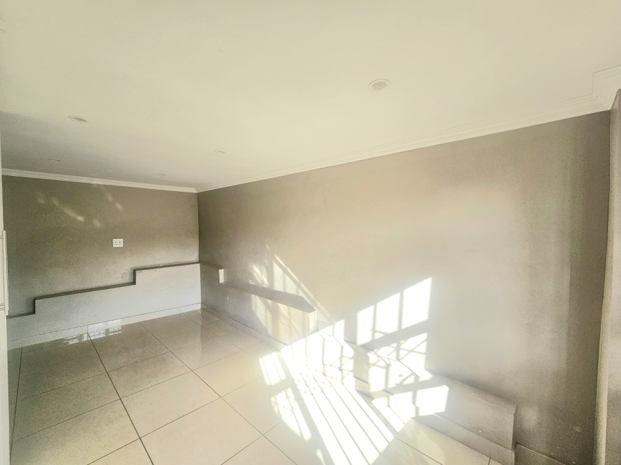 To Let 2 Bedroom Property for Rent in Montclair KwaZulu-Natal