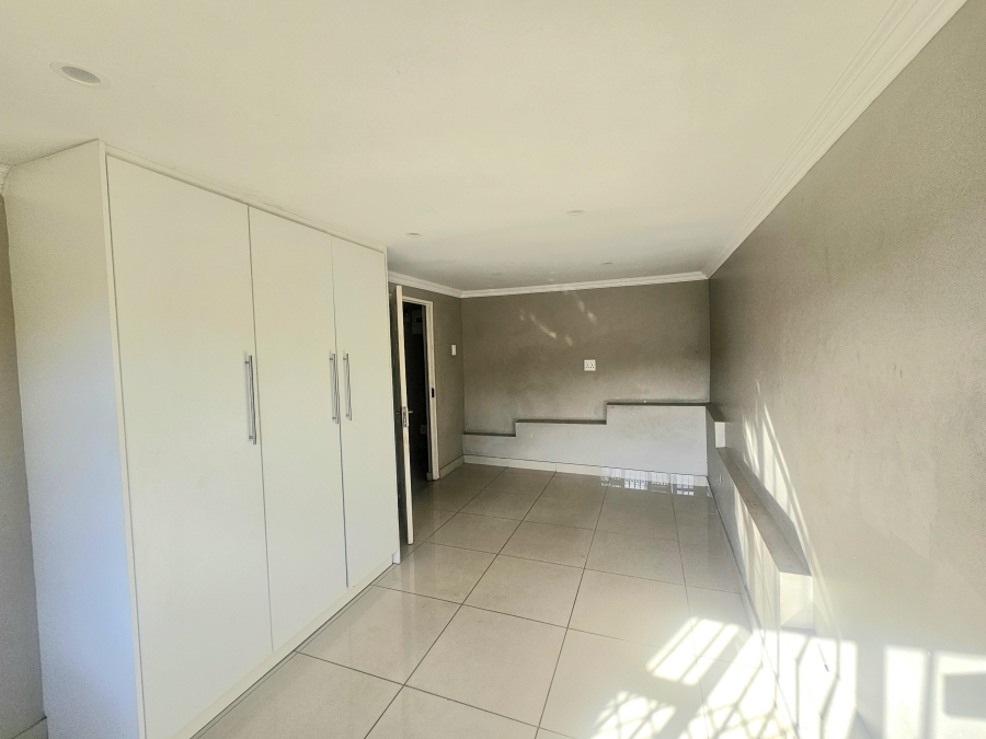 To Let 2 Bedroom Property for Rent in Montclair KwaZulu-Natal