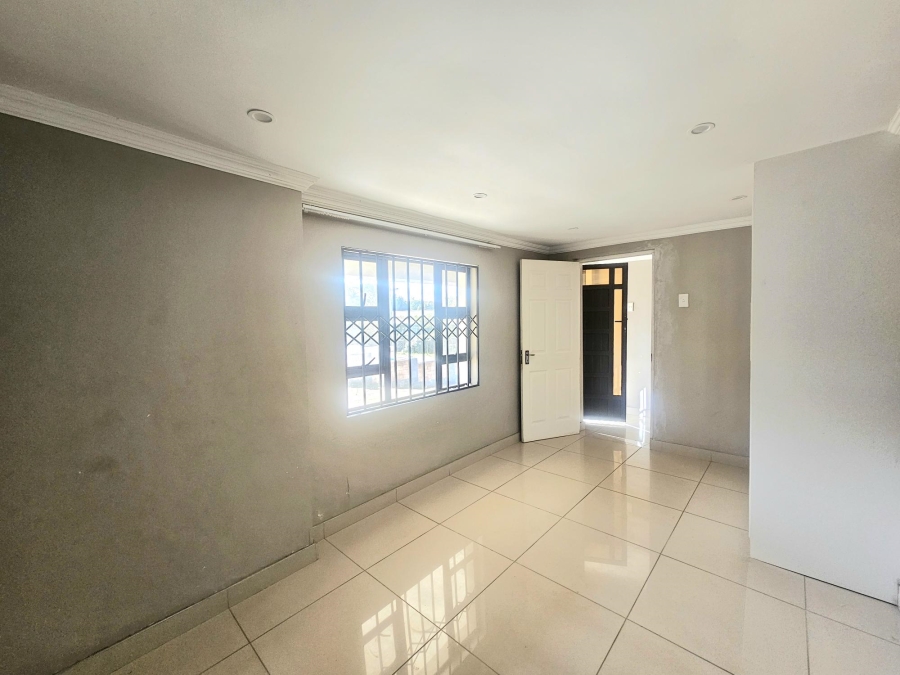 To Let 2 Bedroom Property for Rent in Montclair KwaZulu-Natal