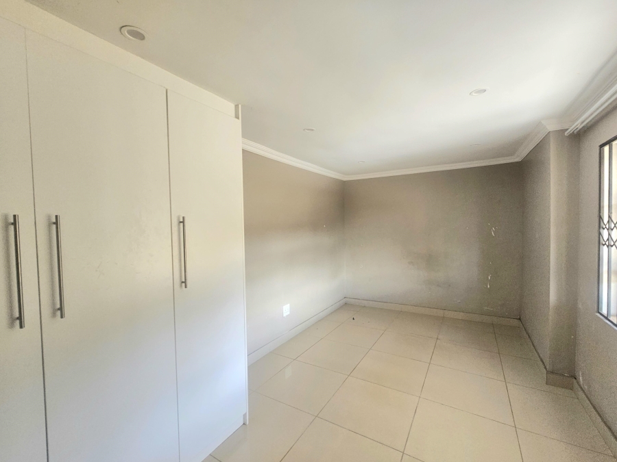To Let 2 Bedroom Property for Rent in Montclair KwaZulu-Natal