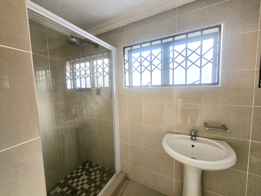 To Let 2 Bedroom Property for Rent in Montclair KwaZulu-Natal