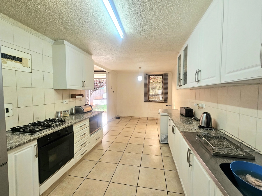 To Let 3 Bedroom Property for Rent in Montclair KwaZulu-Natal