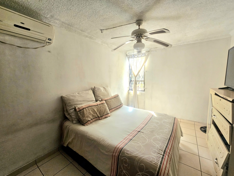 To Let 3 Bedroom Property for Rent in Montclair KwaZulu-Natal