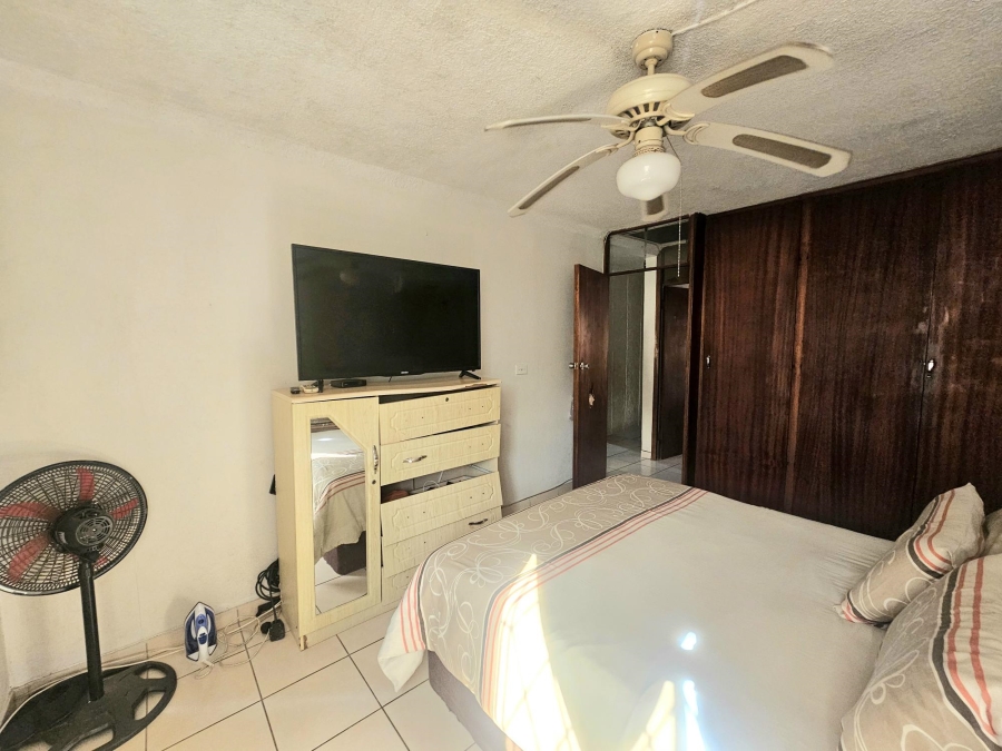 To Let 3 Bedroom Property for Rent in Montclair KwaZulu-Natal