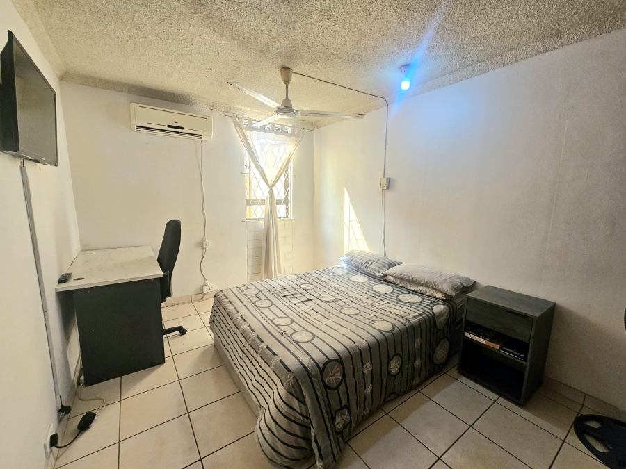 To Let 3 Bedroom Property for Rent in Montclair KwaZulu-Natal