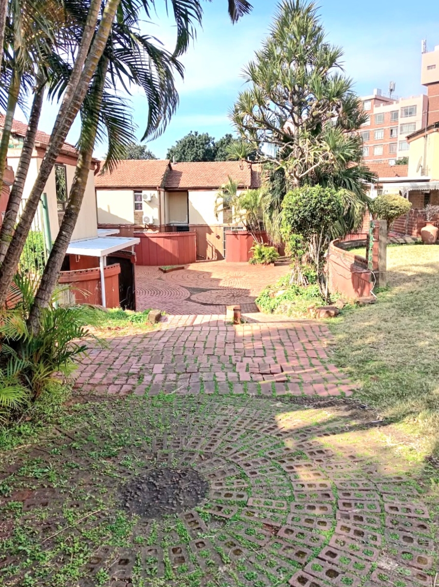 To Let 3 Bedroom Property for Rent in Montclair KwaZulu-Natal