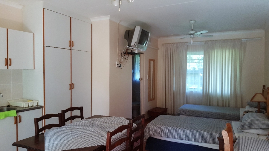 6 Bedroom Property for Sale in Meer En See KwaZulu-Natal