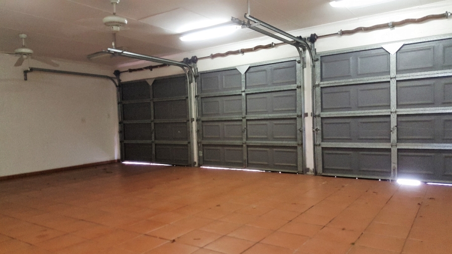 6 Bedroom Property for Sale in Meer En See KwaZulu-Natal