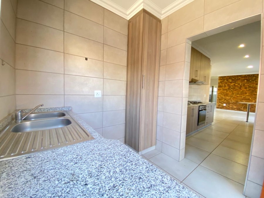 2 Bedroom Property for Sale in Aviary Hill KwaZulu-Natal