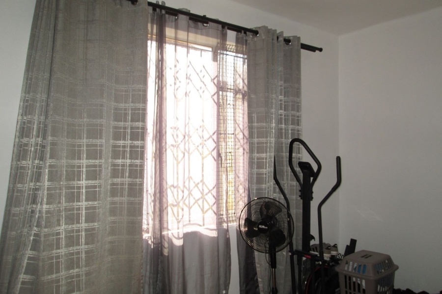 1 Bedroom Property for Sale in Glenwood KwaZulu-Natal