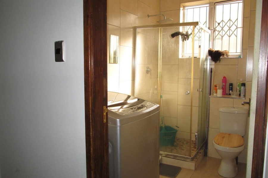 1 Bedroom Property for Sale in Glenwood KwaZulu-Natal