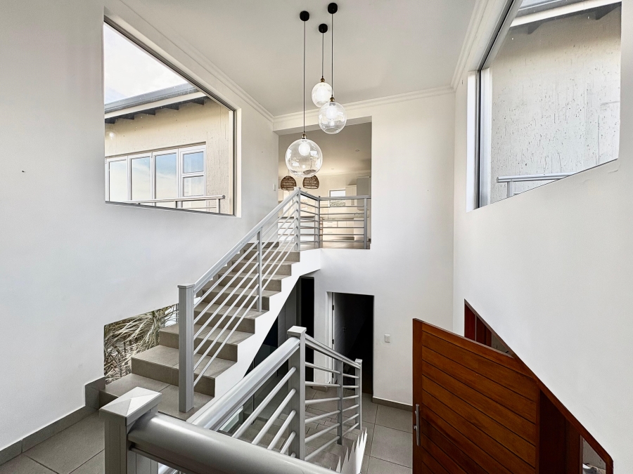 To Let 4 Bedroom Property for Rent in Ballito Central KwaZulu-Natal