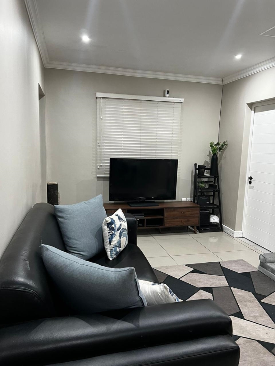 To Let 2 Bedroom Property for Rent in Dawncliffe KwaZulu-Natal