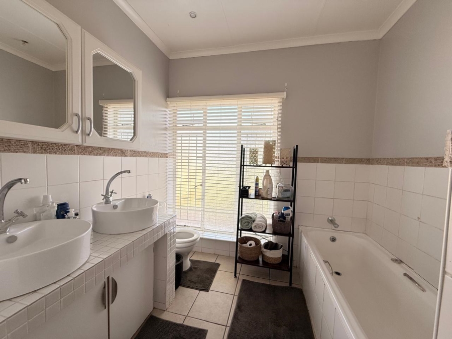 4 Bedroom Property for Sale in Signal Hill KwaZulu-Natal