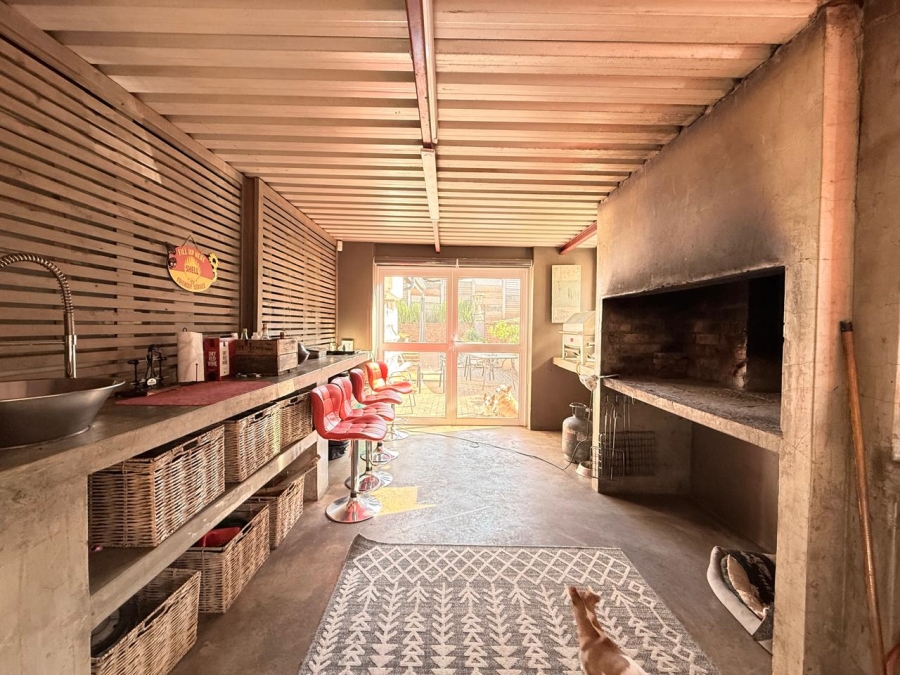 4 Bedroom Property for Sale in Signal Hill KwaZulu-Natal