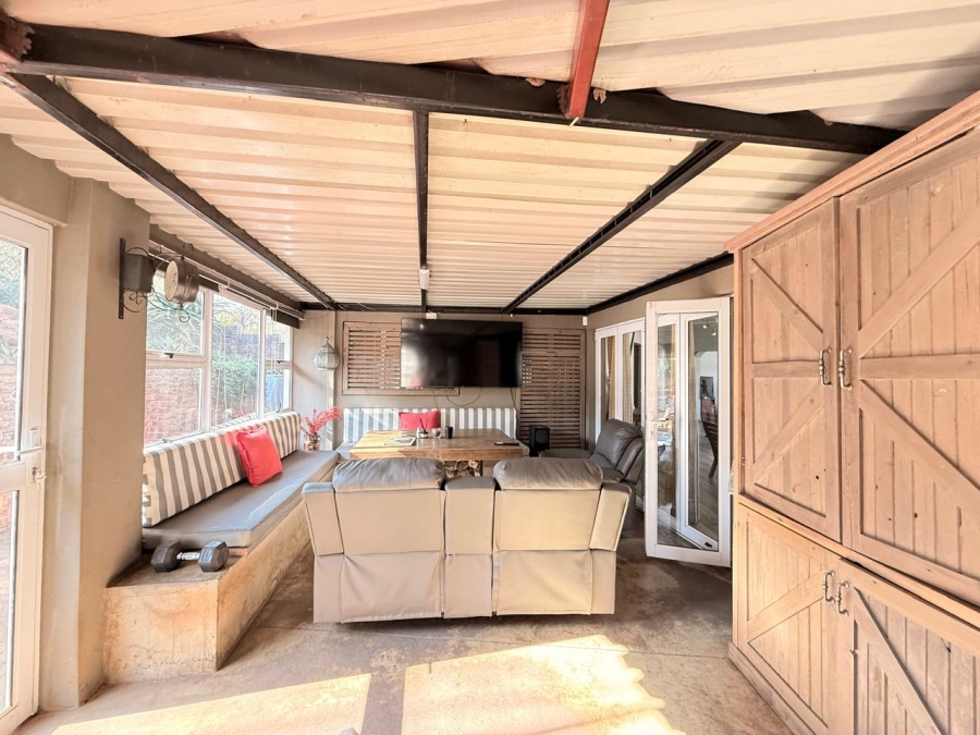 4 Bedroom Property for Sale in Signal Hill KwaZulu-Natal