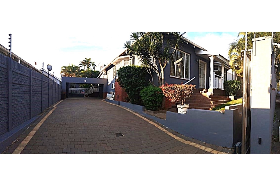 To Let 3 Bedroom Property for Rent in Essenwood KwaZulu-Natal