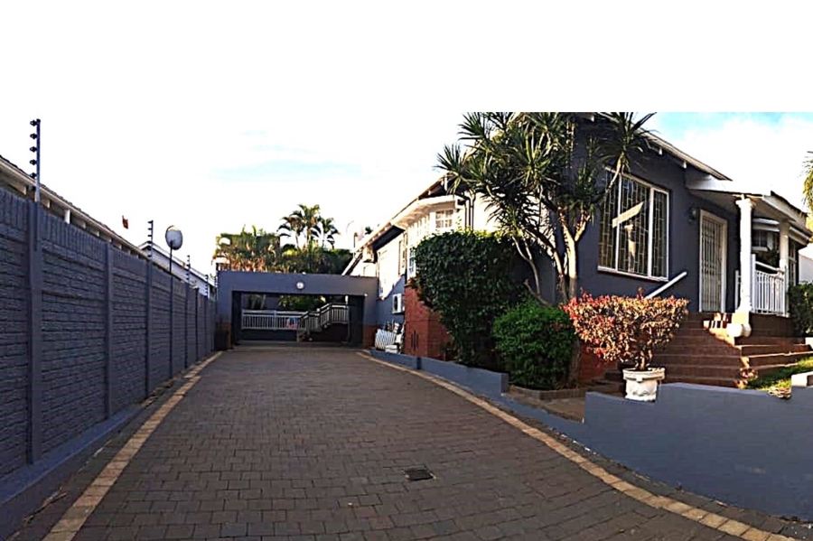 To Let 3 Bedroom Property for Rent in Essenwood KwaZulu-Natal