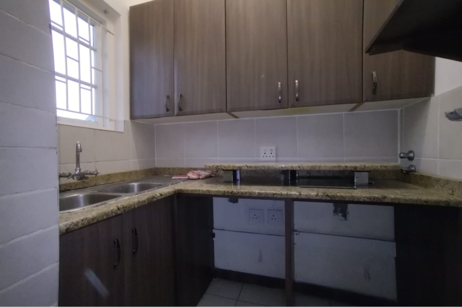To Let 3 Bedroom Property for Rent in Essenwood KwaZulu-Natal
