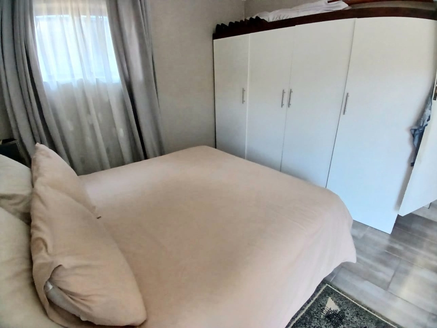 To Let 1 Bedroom Property for Rent in Westbrook KwaZulu-Natal