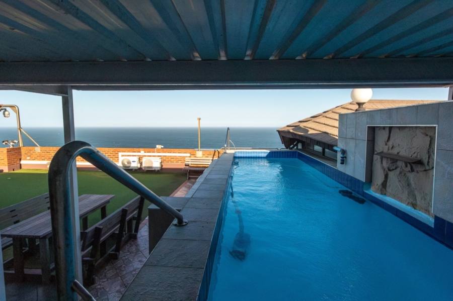 8 Bedroom Property for Sale in Ocean View KwaZulu-Natal