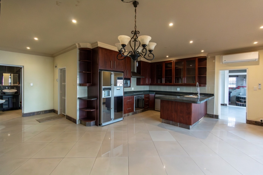 8 Bedroom Property for Sale in Ocean View KwaZulu-Natal