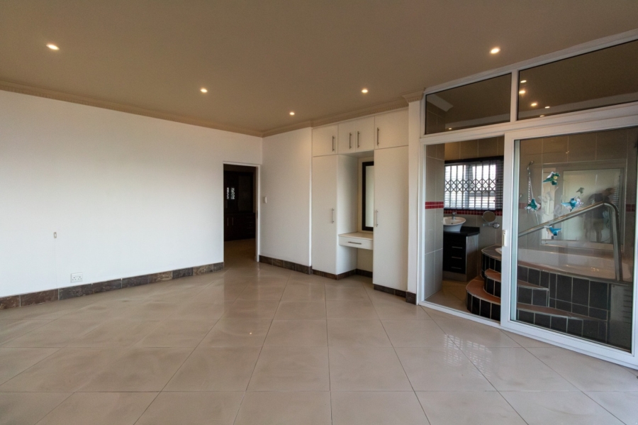 8 Bedroom Property for Sale in Ocean View KwaZulu-Natal
