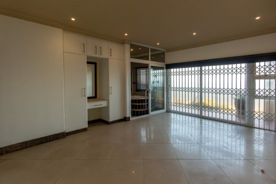 8 Bedroom Property for Sale in Ocean View KwaZulu-Natal