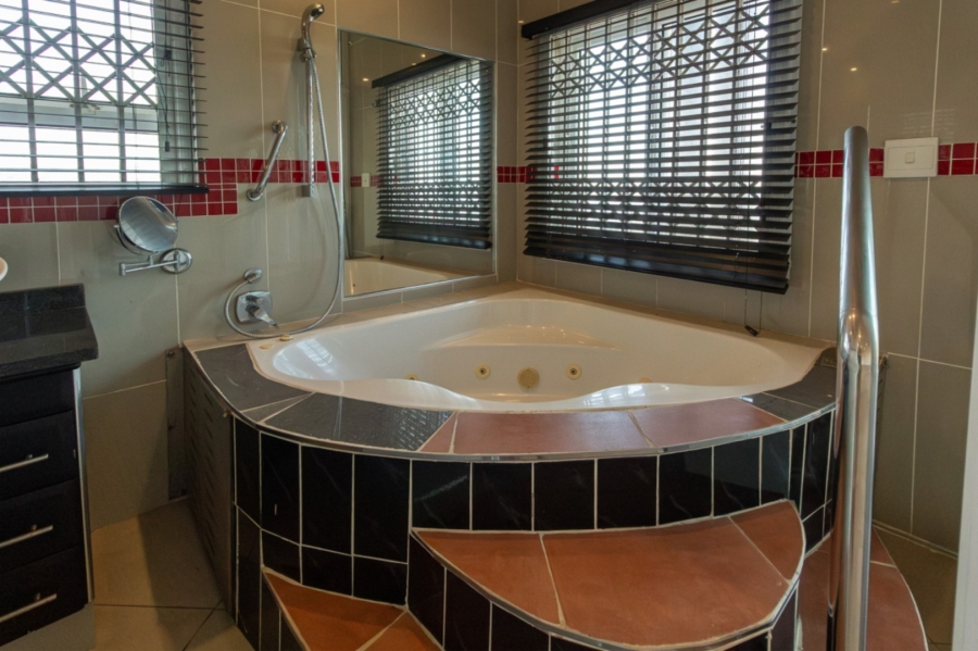 8 Bedroom Property for Sale in Ocean View KwaZulu-Natal