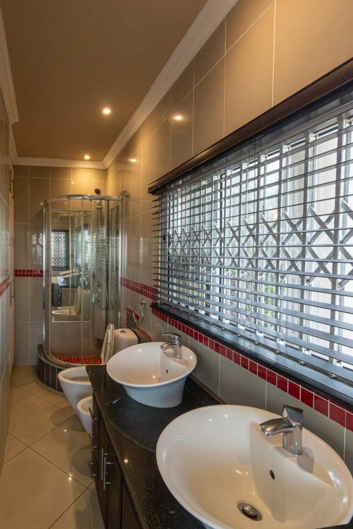 8 Bedroom Property for Sale in Ocean View KwaZulu-Natal