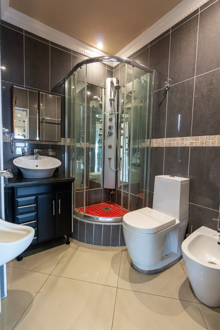 8 Bedroom Property for Sale in Ocean View KwaZulu-Natal