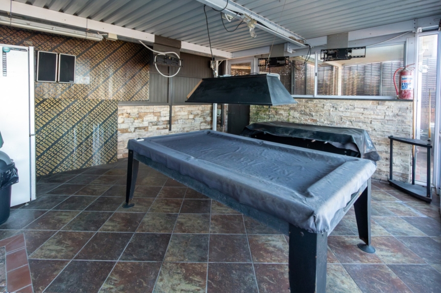 8 Bedroom Property for Sale in Ocean View KwaZulu-Natal