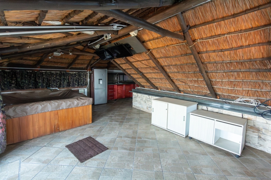 8 Bedroom Property for Sale in Ocean View KwaZulu-Natal