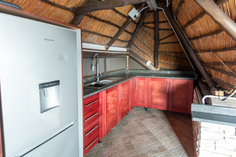 8 Bedroom Property for Sale in Ocean View KwaZulu-Natal