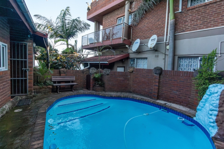 8 Bedroom Property for Sale in Ocean View KwaZulu-Natal