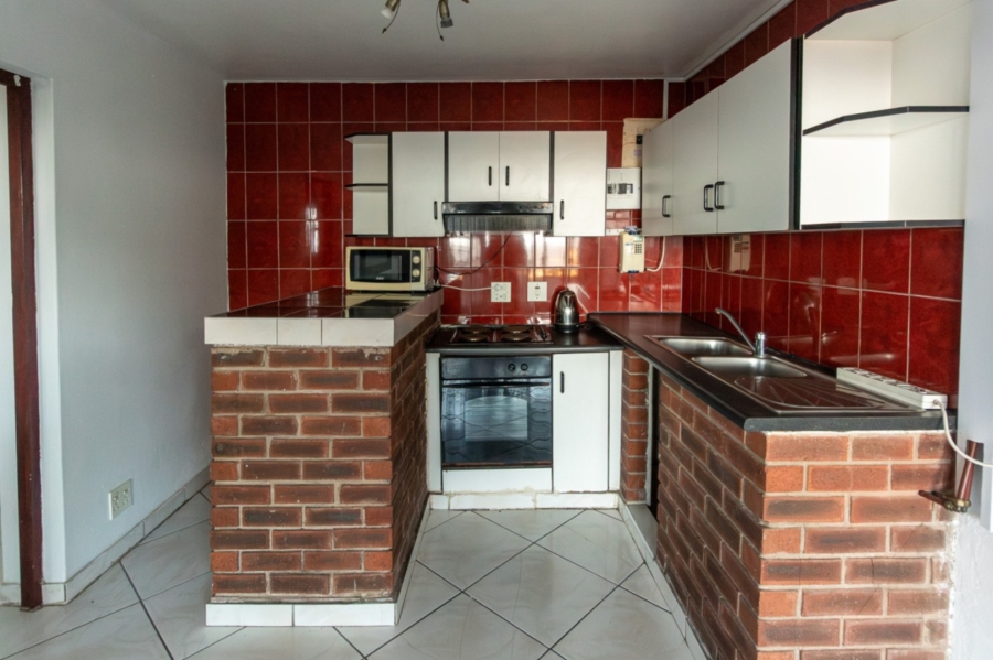 8 Bedroom Property for Sale in Ocean View KwaZulu-Natal