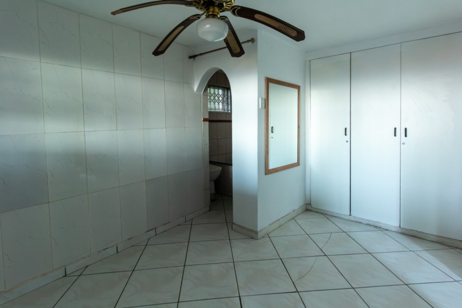 8 Bedroom Property for Sale in Ocean View KwaZulu-Natal