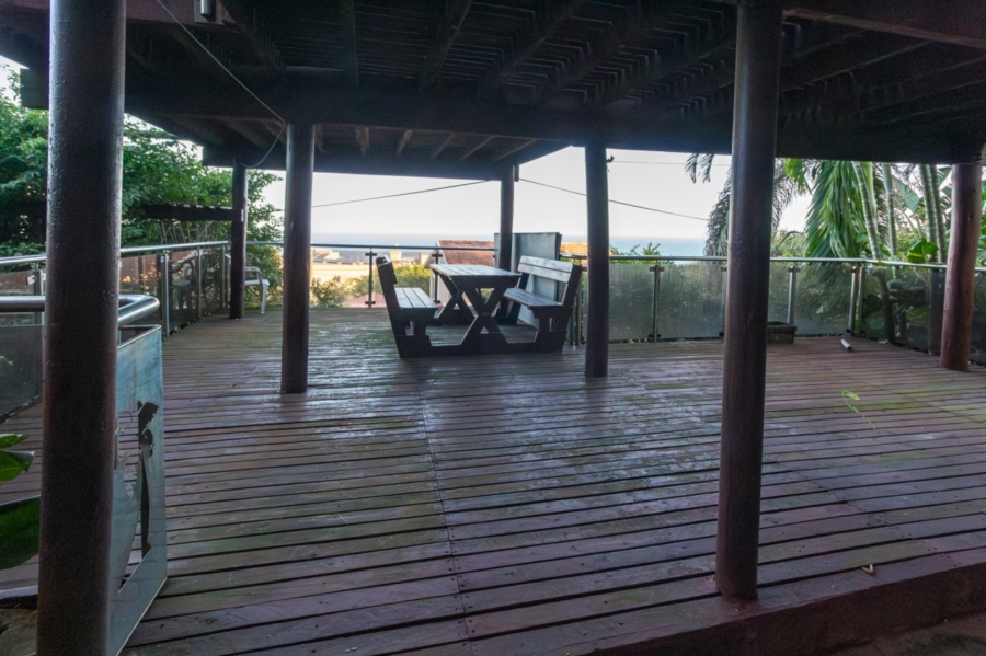 8 Bedroom Property for Sale in Ocean View KwaZulu-Natal