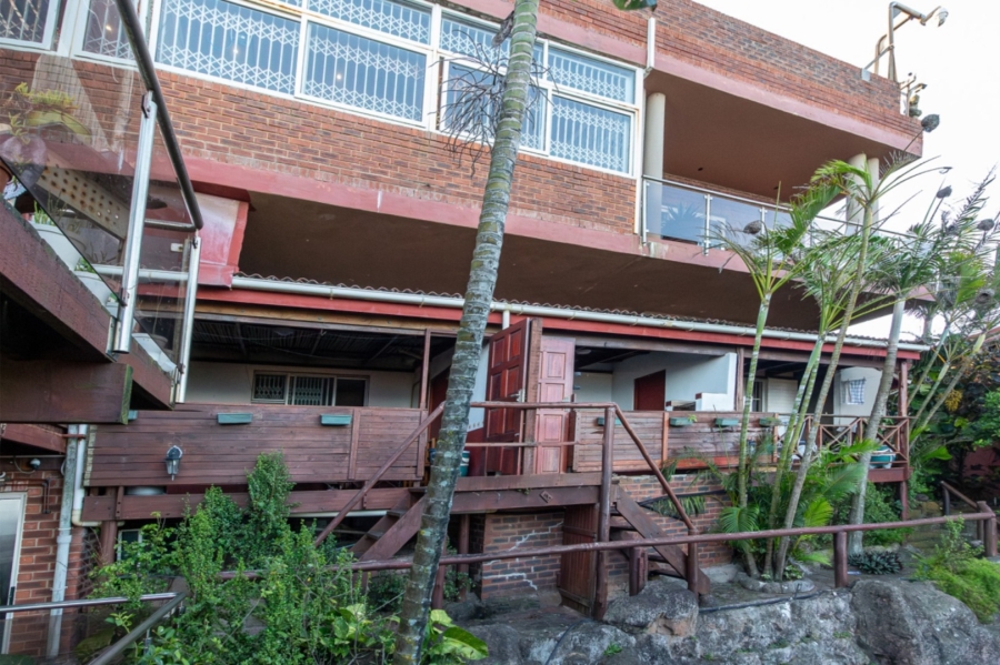 8 Bedroom Property for Sale in Ocean View KwaZulu-Natal