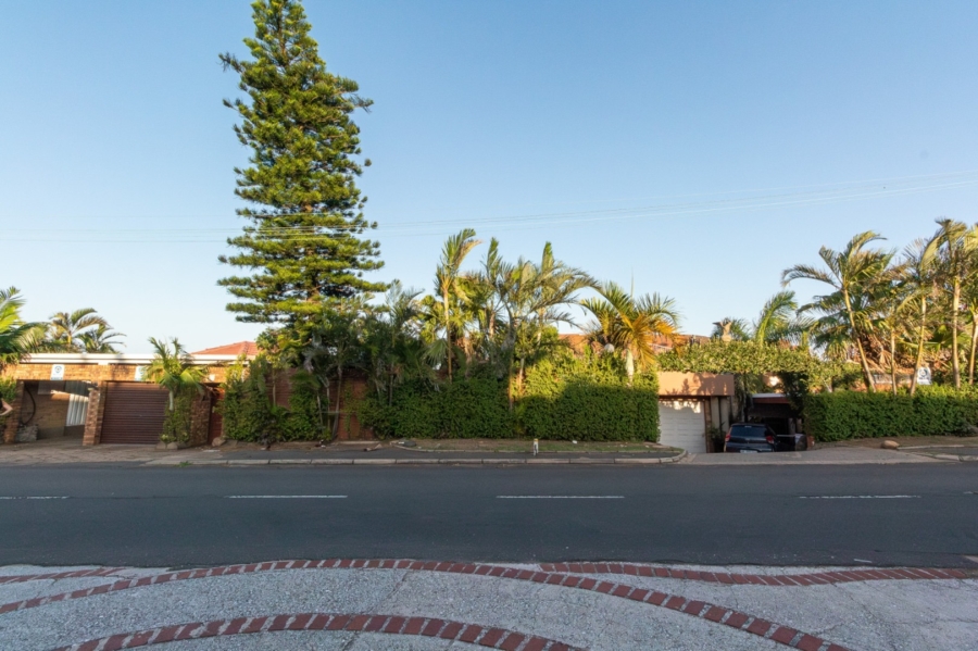 8 Bedroom Property for Sale in Ocean View KwaZulu-Natal