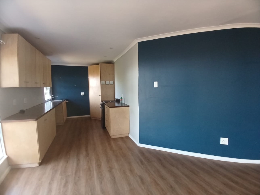 To Let 2 Bedroom Property for Rent in Kloof KwaZulu-Natal